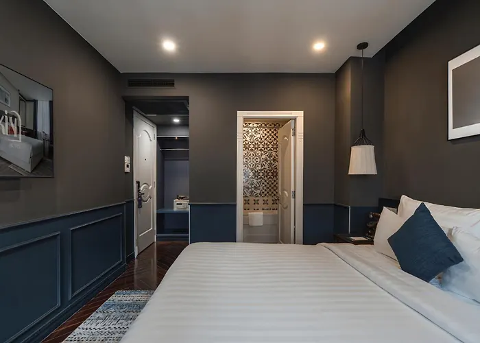 Kin Hotel Đông Du